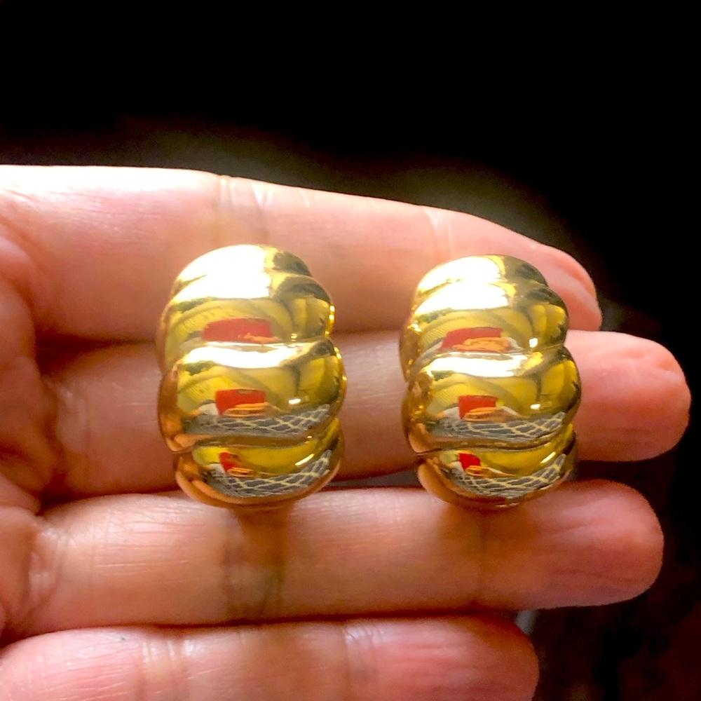 Vintage Anne Klein Dimensional Gold Hoop Clip On Earrings